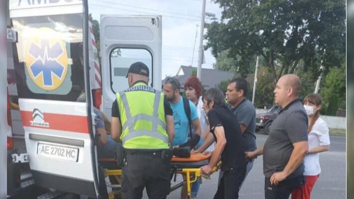 У Дніпрі ніяк не можуть заарештувати 17-річного юнака, який на різних автомобілях без прав гасає містом та збиває людей