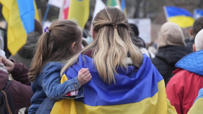 Нація на межі: в Україні гине втричі більше, ніж з'являється