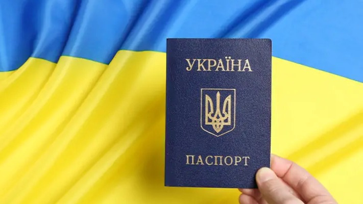 Множинне громадянство в Україні — спасіння чи політична міна уповільненої дії?