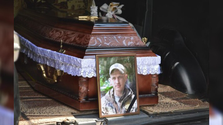 Без батька залишилися Артемчик й Ангелінка: клята війна забрала життя ще одного воїна