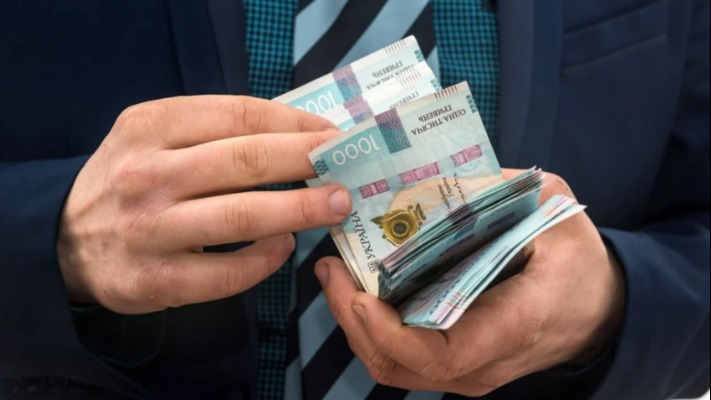 Нові дані щодо зарплат чиновників: де платять 90-100 тисяч гривень