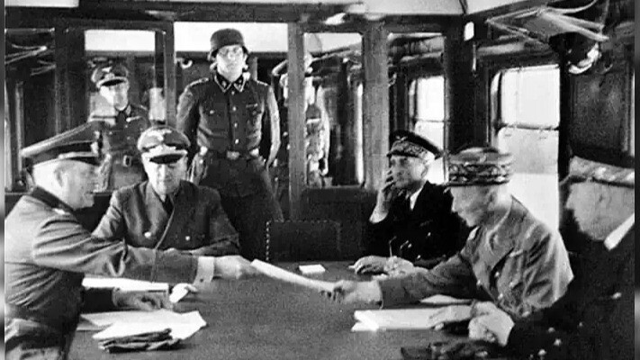 Як треба і не треба воювати з тоталітарним агресором. Уроки 22 червня 1940 року