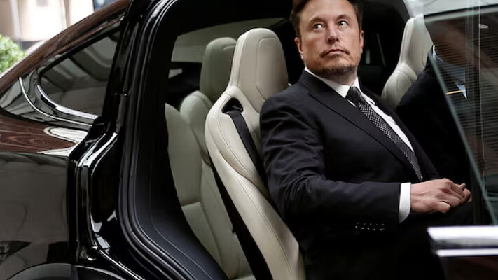 З Tesla звільнився ще один топ-менеджер, близький союзник Маска: що сталось