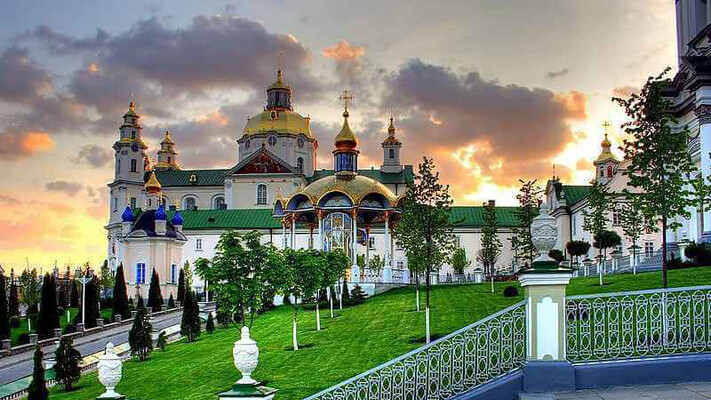  Як зараз виглядає Почаївська лавра і що там змінилося 