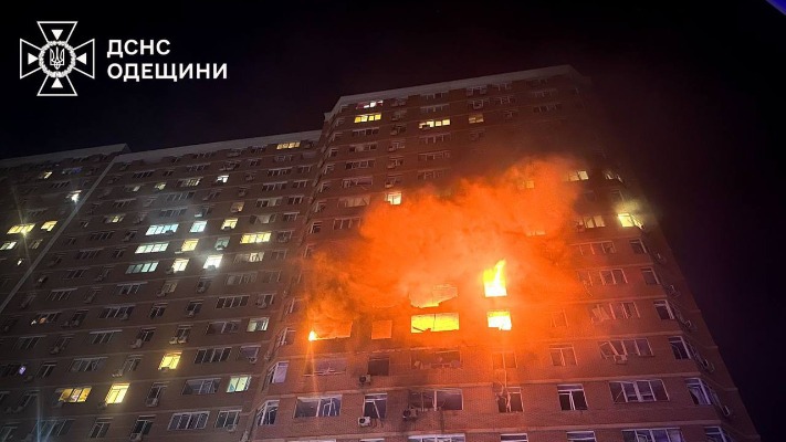 Ворожі сили атакували багатоповерхівку в Одесі