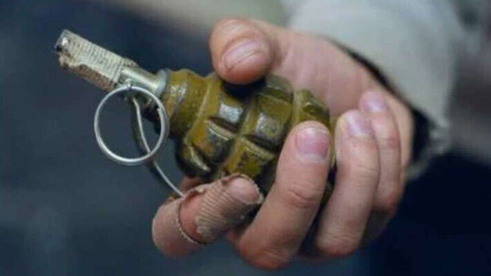 Кинув гранату на подвір’я сусідів, вбив господарку та поранив кілька жінок