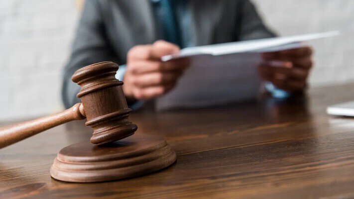 Вимагав 16 тисяч доларів США за «непридатність» до служби в армії  – прокурори скерували справу до суду