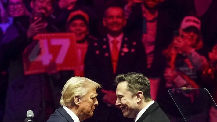 Повністю з'їхав із глузду. Трамп бурхливо відреагував на нову партію Маска
