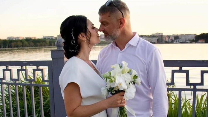 Клявся, божився, що ніколи...: 45-річний оборонець Маріуполя Діанов одружився з коханою