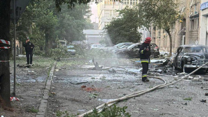Наслідки масованої нічної атаки на Львів: пожежі, руйнування та пошкоджена інфраструктура