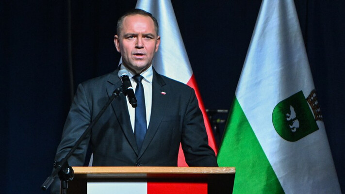 Новообраний президент Польщі закликав Зеленського дозволити масштабні ексгумації на Волині