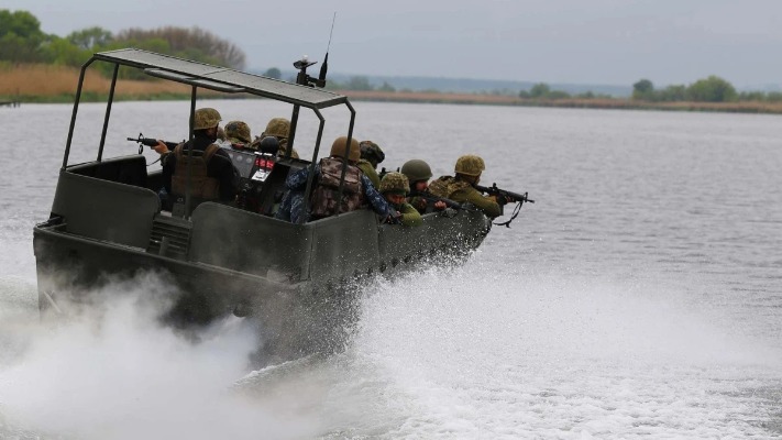 Висаджують робінзонів малими групами: росіяни активізувалися на дніпровських островах