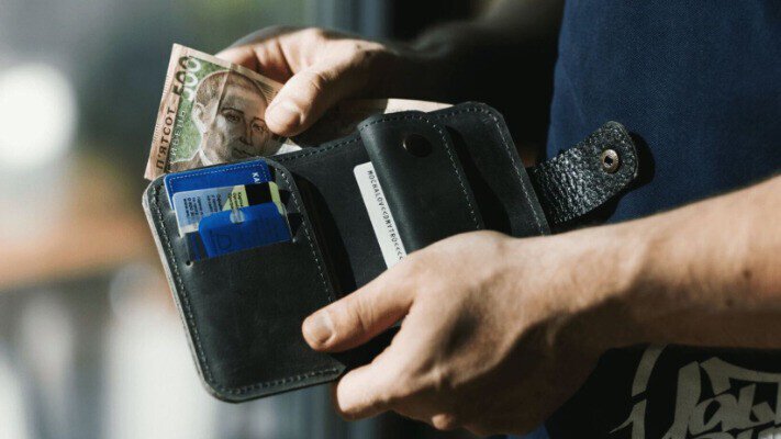 Українцям встановлять нову мінімалку: названо розмір та наслідки