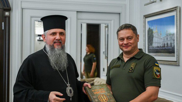  Предстоятель ПЦУ зустрівся з командувачем Сухопутних військ ЗСУ 