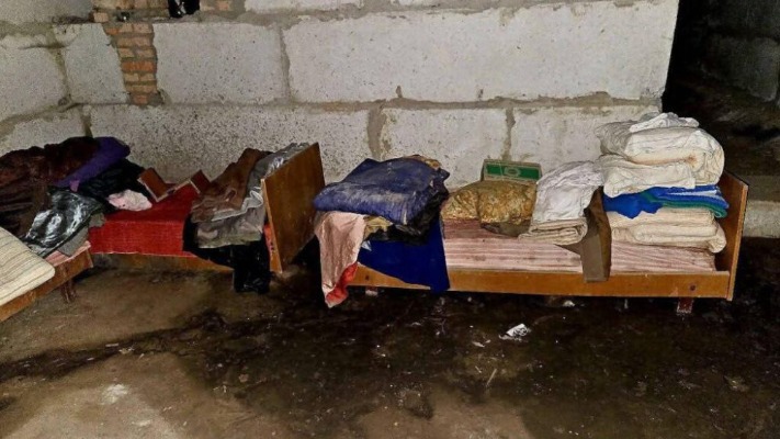  Спала тиждень на підлозі у фойє: у Центрі соціальних послуг на Чернігівщині виявили низку порушень 