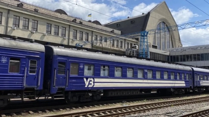 «Перекупи» атакують: УЗ блокує акаунти і радить новий спосіб купівлі 