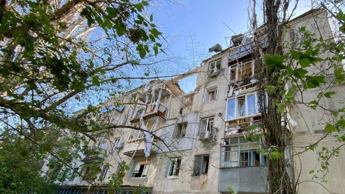 Наслідки ранкового удару по Дніпровському району Херсона