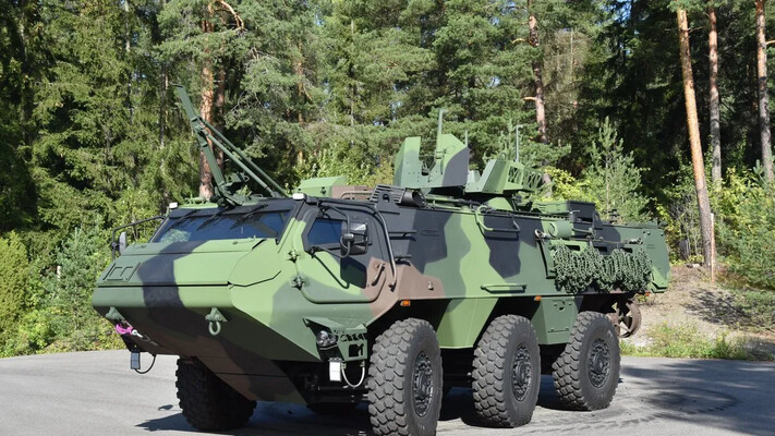 Україна отримала першу партію фінських БТР Patria від Латвії