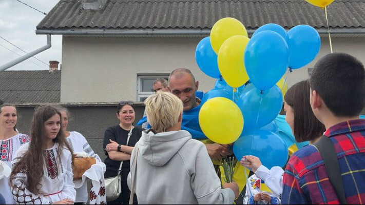 Пішов на війну здоровим, а повернувся – важкохворим: рідні про воїна, якого зустріли після двох років полону