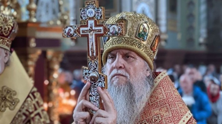 Митрополит УПЦ МП Іонафан виправдовує війну — і отримує подарунок від Кирила!