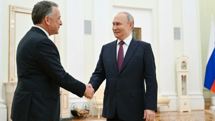 путін передав орден леніна для співробітниці ЦРУ, син якої загинув, воюючи за росію