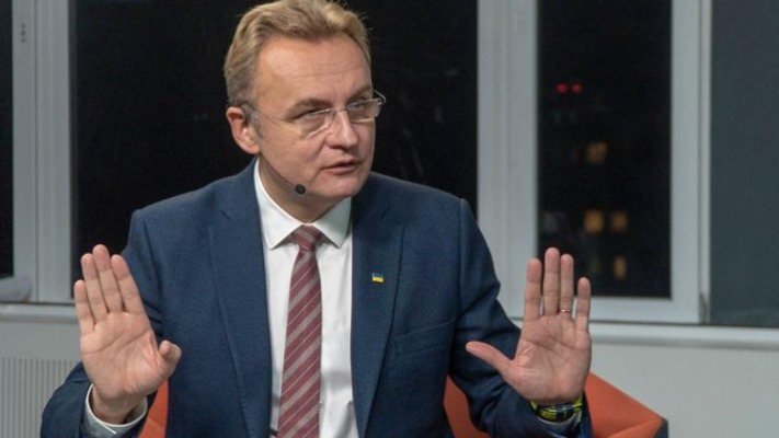 Як Садовий роздавав гроші минулого місяця? Несподівані цифри