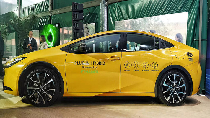 Toyota представила у Бразилії Prius PHEV Flex Fuel з етанольним двигуном