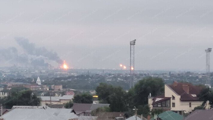 В Самарській області палає НПЗ