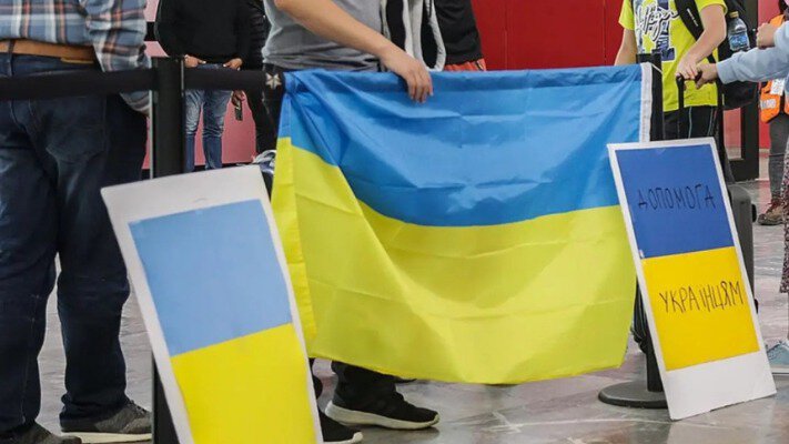 США депортували перших українських біженців