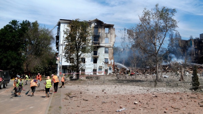 Шокуючий удар по Дружківці: дрони пошкодили багатоповерхівки та цивільні авто