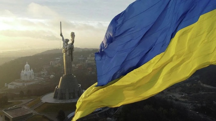 Від картонки до павутини: головні слова 34 року незалежності України