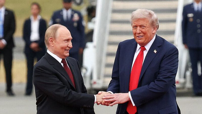 На Алясці Путін повернув Трампа під свій вплив – Болтон