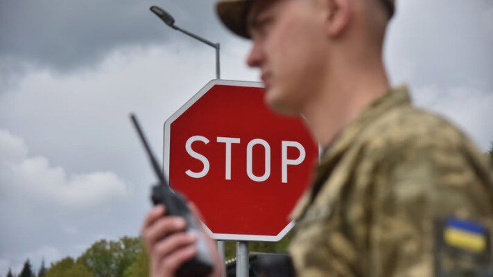 Українським чоловікам дозволили виїзд: хто може перетинати кордон