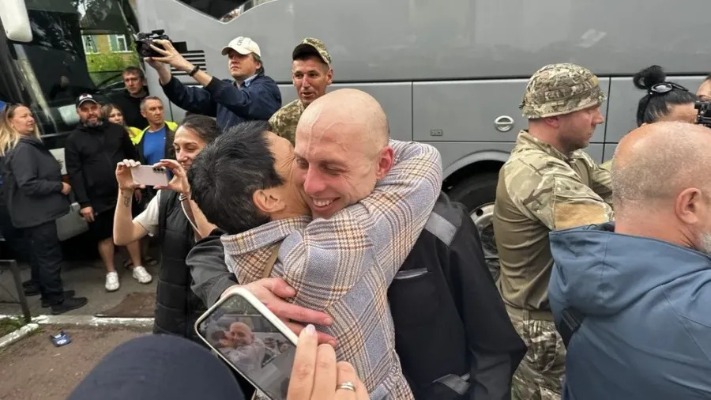 Віщий сон спонукав мене поїхати на обмін, — мама звільненого з полону бійця не змогла