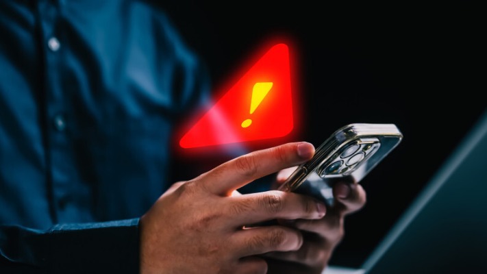 Фахівець пояснив, чи можна заразити смартфон вірусом, просто відкривши сайт