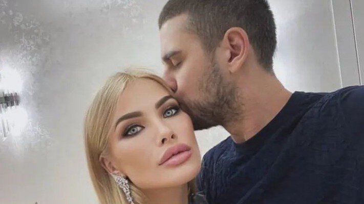 Таємний союз чи випадковість? Дружину екс-депутата помітили з кілером