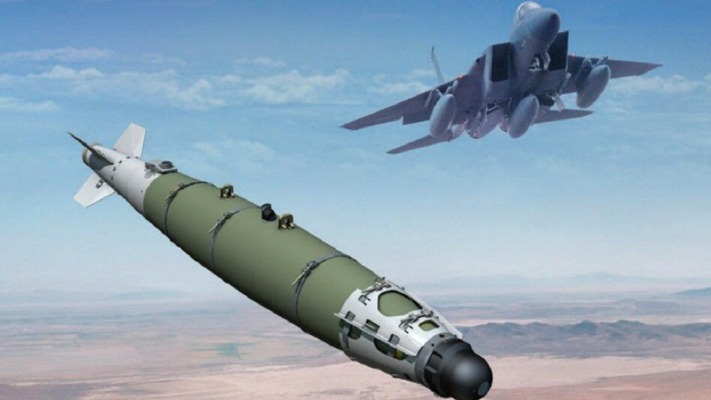 Су-27 метнув бомбу GBU-62 в багатоповерхівку з окупантами: розкрито подробиці (відео)