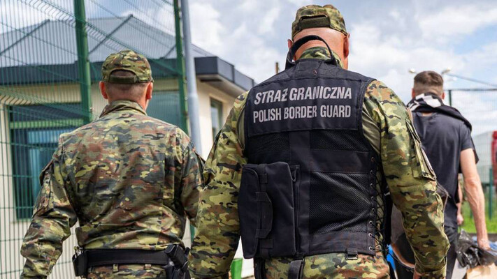 Польща депортує українця, який запустив дрон над урядовими будівлями