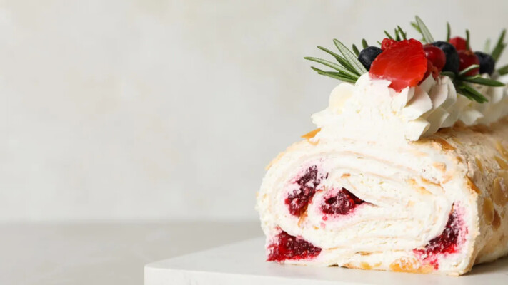 Домашній меренговий рулет: секрети хрусткої скоринки і ніжної серединки 