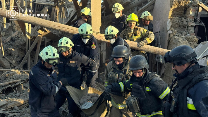 Росія знову супроводжує вбивствами Генасамблею ООН, – Зеленський відреагував на нічні обстріли