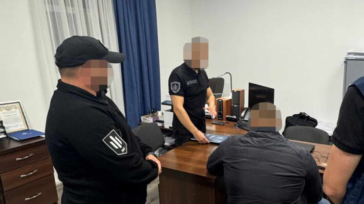 Командира військової частини підозрюють у використанні підлеглих для будівництва будинку