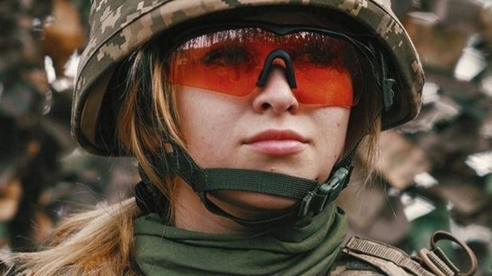 Вперше контракт 18-24 підписали дівчата: ким вони служитимуть у війську