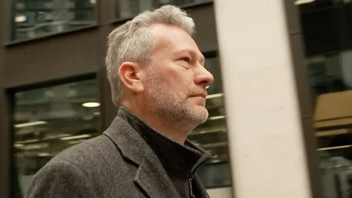 Британський політик визнав отримання хабарів за проросійські заяви в Європарламенті