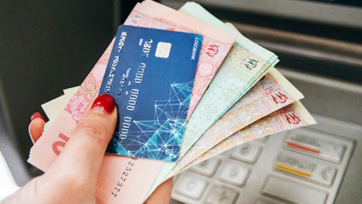 З 1 жовтня в Україні змінюються правила карткових переказів: що потрібно знати