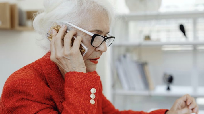 Пенсіонерка втратила 104 000 грн через багаж від друга