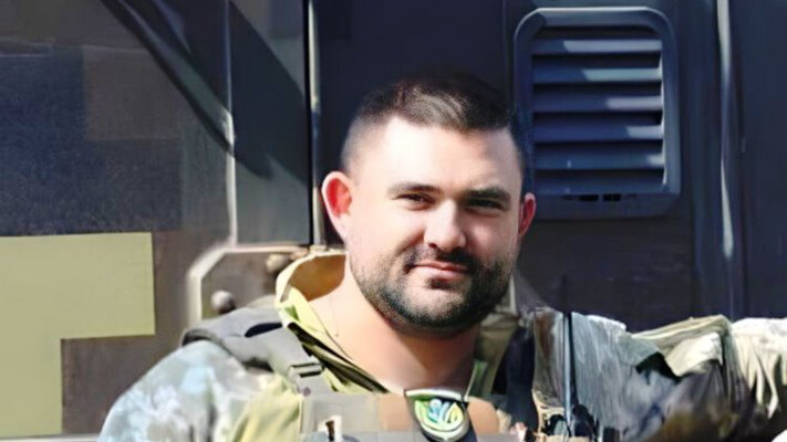 «Я кожній матері бажаю такого сина», – пам’яті загиблого на війні сина ексмера Болграда, офіцера-морпіха Олександра Калова