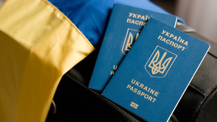 Тимчасовий захист завершується: нові правила проживання для українців у ЄС