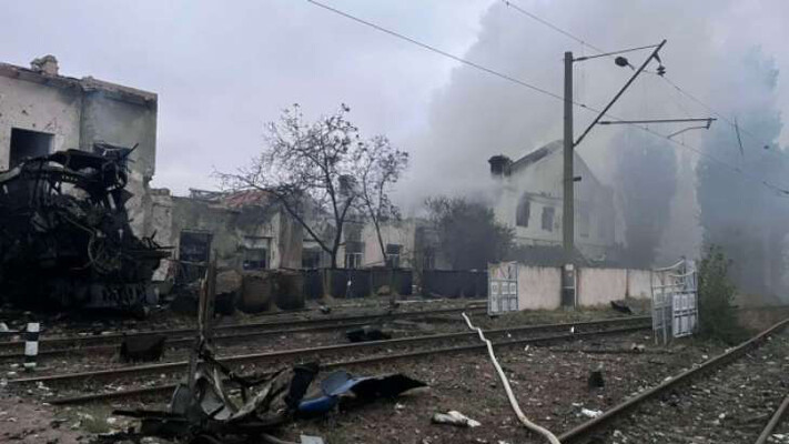 Вночі окупанти вдарили по депо Укрзалізниці в Одесі, поранений машиніст потяга