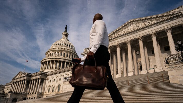 Адміністрація США посилює підтримку України: розвідка, далекобійна зброя та стратегічна угода на $90 млрд