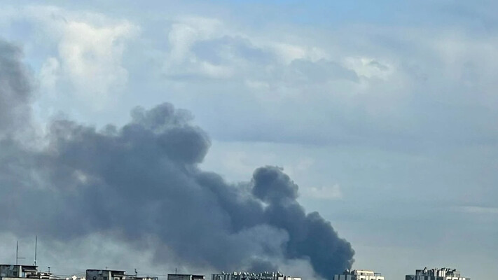 Львів після обстрілів рф у диму: містян просять закрити вікна і залишатися вдома